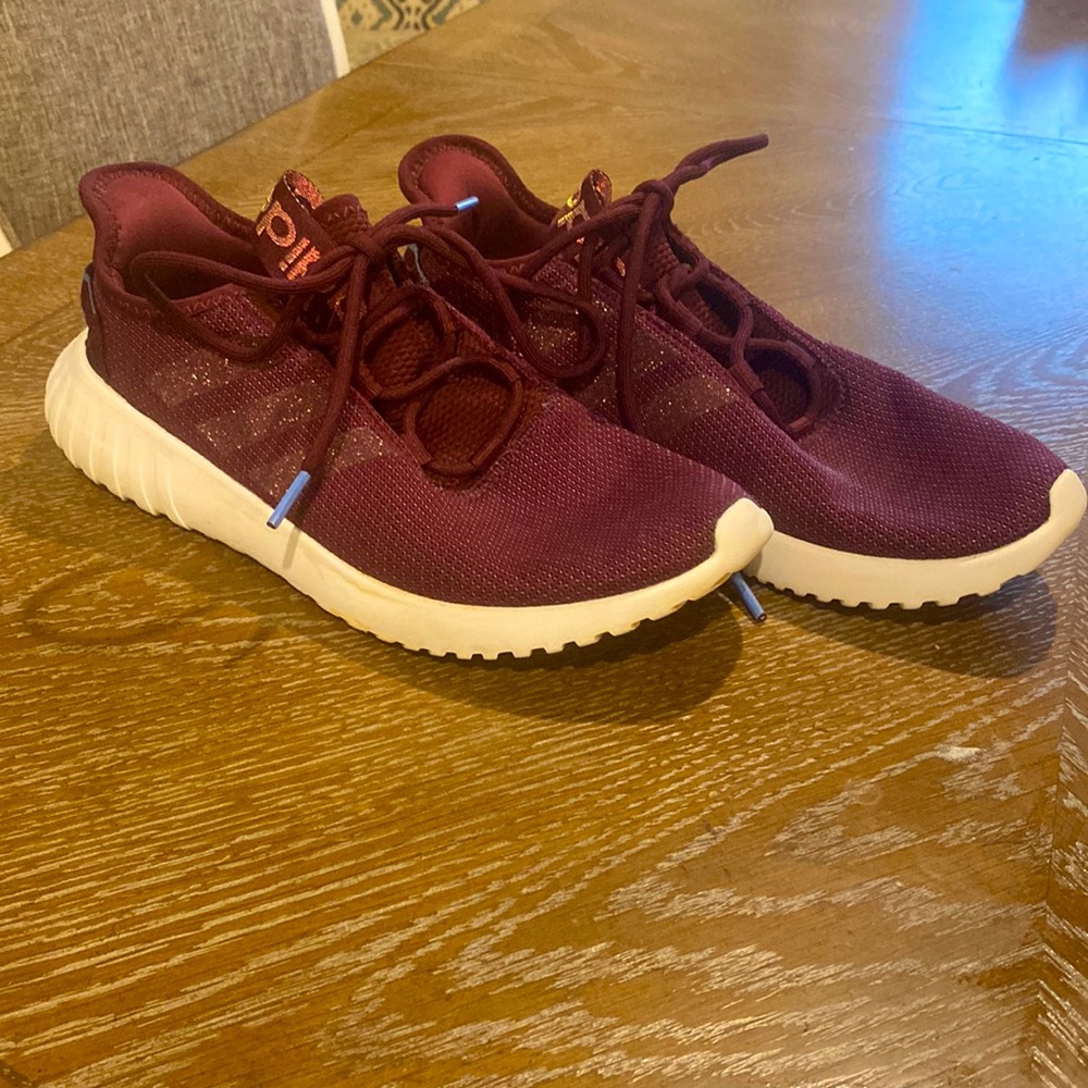 Adidas Cloudfoam tennis shoes